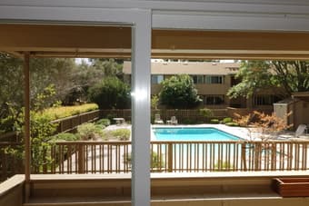2 BD 1 Bath Condo Nearby Oregon Expy 2