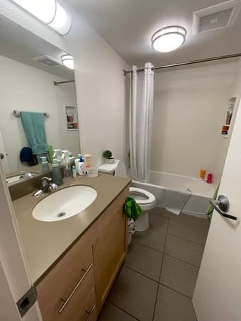 Room in 2B1B apartment in Rains (on campus) from 07/22-08/31 2