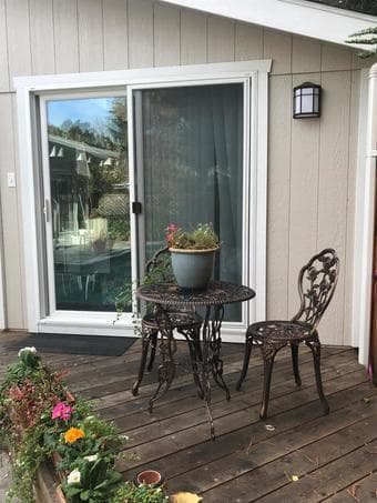Adorable studio pool house available immediately. Pool house 3