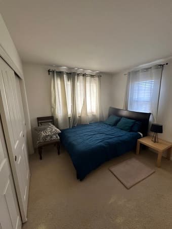 PRIVATE ROOM AVAILABLE IN EAST PALO ALTO 1