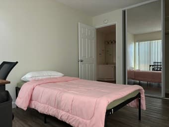 Private Bedroom in Stanford-owned Oak Creek Apts 2B1B 1
