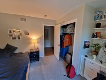 2nd floor room w/balcony available in Portola Valley House 3