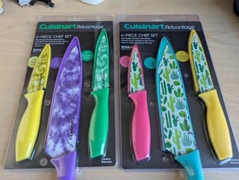 Selling a new cuisinart knifeset 1