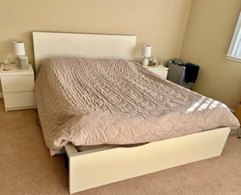 Queen bed frame - white 1