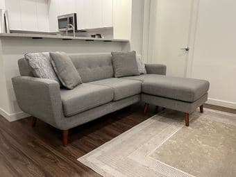 Like-New Sofa with Optional Chaise 2