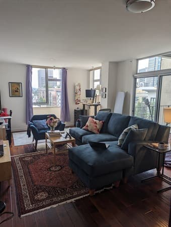 Beautiful huge 1B1B apt Uptown Oakland next to Bart Sep - Nov flexible 1