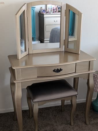 Makeup Vanity 2