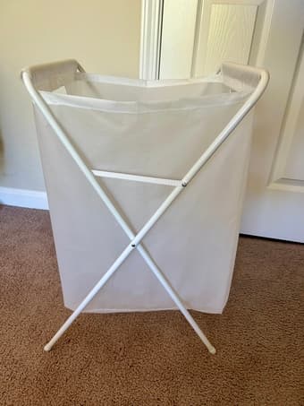 Foldable laundry hamper 1