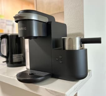 Keurig coffee machine with automatic milk frothing 3