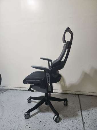 Pursuit Ergonomic chair by UPLIFT desk 2