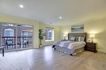 Beautiful 1b1b master room with private balcony in safe neighborhood 3