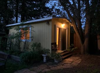Charming cottage studio near Stanford 1