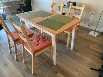 Dining Table + 4 Chairs 1