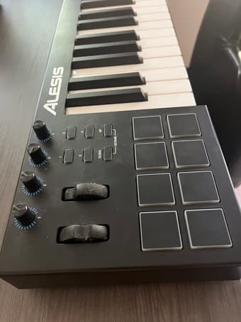 MIDI keyboard -- Alesis 49 3