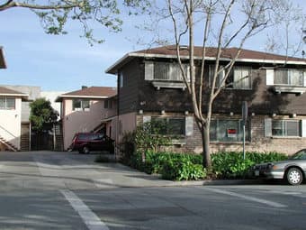 Large bedroom with private bath, close to Stanford campus 1