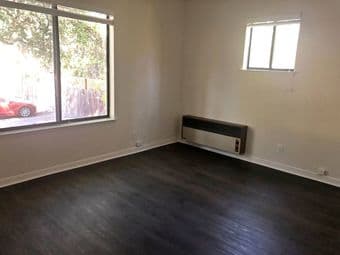 Bedroom with attached private bathroom in Menlo Park Downtown 3