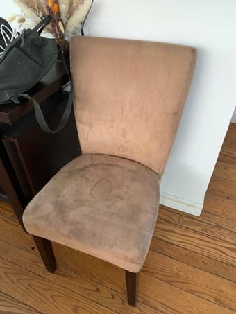 FREE dining room chairs x4 3
