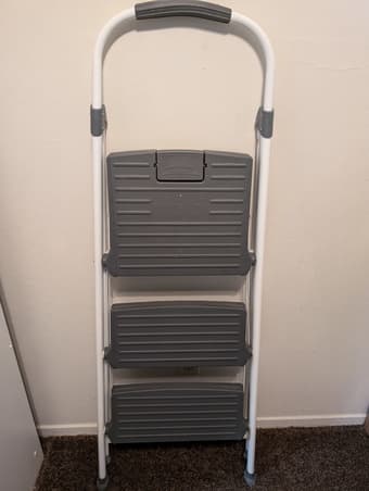 3 step ladder 1