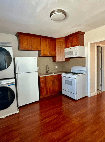 1bed/1bath available in Oakland! 2