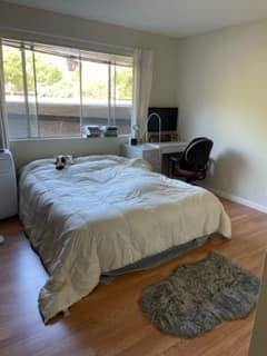 Amazing Two Bedroom Apartment with Huge Backyard Sublet (winter) 1