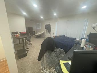Studio apartment for lease, 420 sq ft with renovated bath and parking 2
