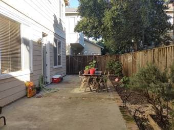 Private room available in beautiful location in East Palo Alto 3