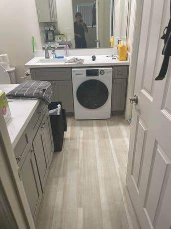 Studio apartment for lease, 420 sq ft, renovated bath, w parking spot 3