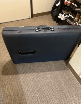 Selling massage table (foldable) 2