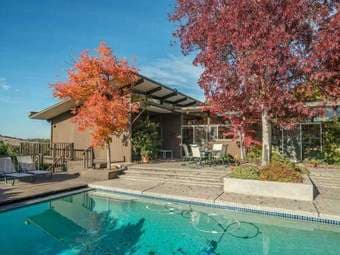 Bedroom in 4BD house, pool, near Stanford and 280 3