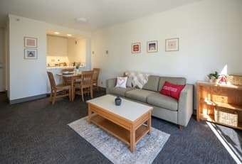 Subleasing On-Campus Hulme Midrise 1 BR Apartment Dec 6 3