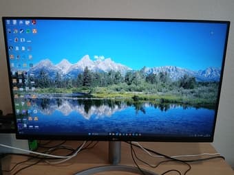 Monitor - LG UltraFine 32-inch 4k UHD 1