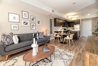 Master Bedroom with Ensuite Bathroom for Rent in 2B2B Apt 94040 3