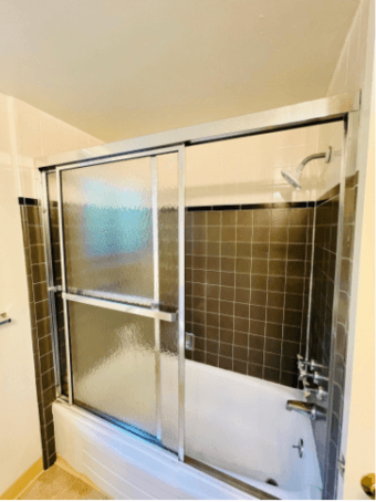 Large single room in apartment unit 1200/month 1