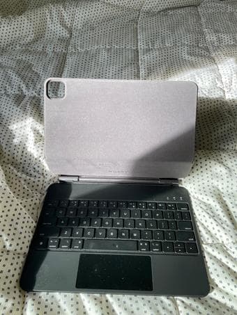 Magnetic Keyboard for iPad (Magic Keyboard) + iPad pencil 1