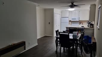 1B/1B in a 3B/3B apartment in Menlo Park available from March 3