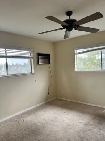 Bedroom in a shared house in Redwood City available 02/02 2