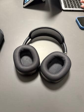 2023 AirPods Max (Excellent Condition) Space Gray 1