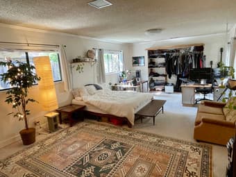 $1960 - Huge room with the most peaceful shower! APRIL-JULY 1