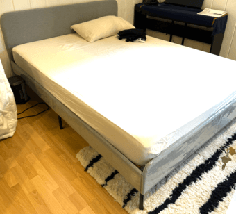 Queen bedframe 2