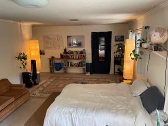$1960 - Huge room with the most peaceful shower! APRIL-JULY 2