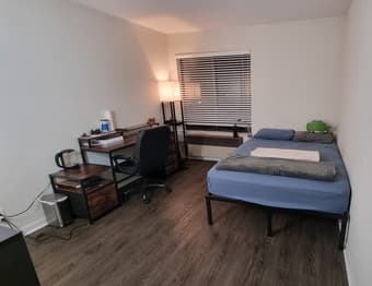 1B/1B in a 3B/3B apartment in Menlo Park available now 1