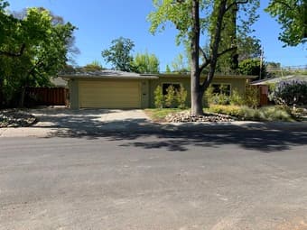 Spacious furnished room close to campus available June 1,2025 1