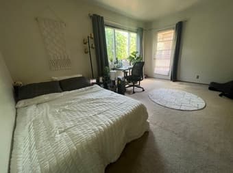 Master Bedroom w/ En Suite Bath near downtown Menlo Park 2