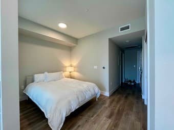 Luxury, furnished 1-bed apartment near Stanford Campus 3