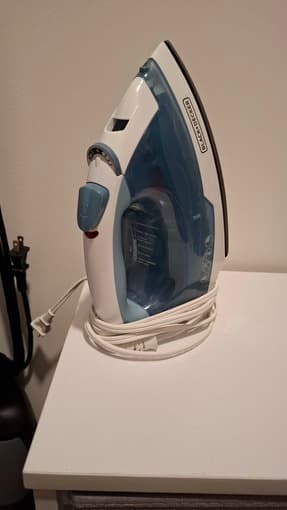 Black+Decker Iron 1