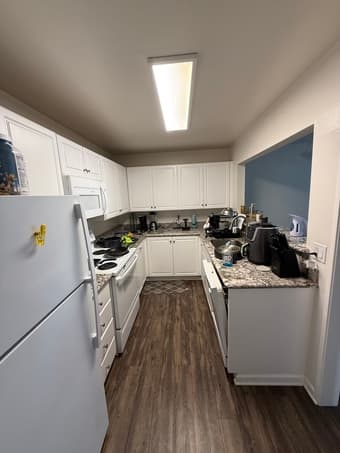 1 bed/1 bath available in a 2 bed/2 bath unit at Oakcreek Apartments, 3