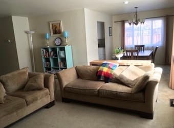 [Female Only] Room for rent near downtown Menlo Park, start May 1st 1
