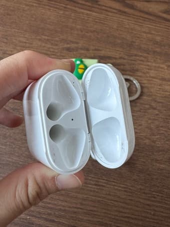 Selling AirPods 2 for $50 3