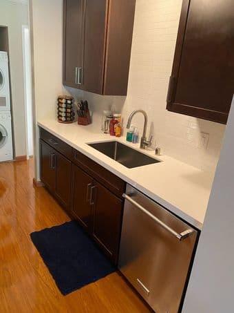 Private room for rent in upscale Redwood City apartment 3