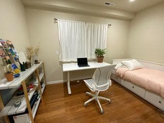 Private room with ensuite bathroom in Redwood City 2